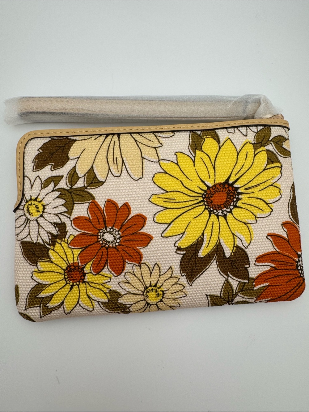 NWT Coach CEF83 Vanilla Sunflower Floral Print Corner Zip Wristlet - Picture 4 of 15